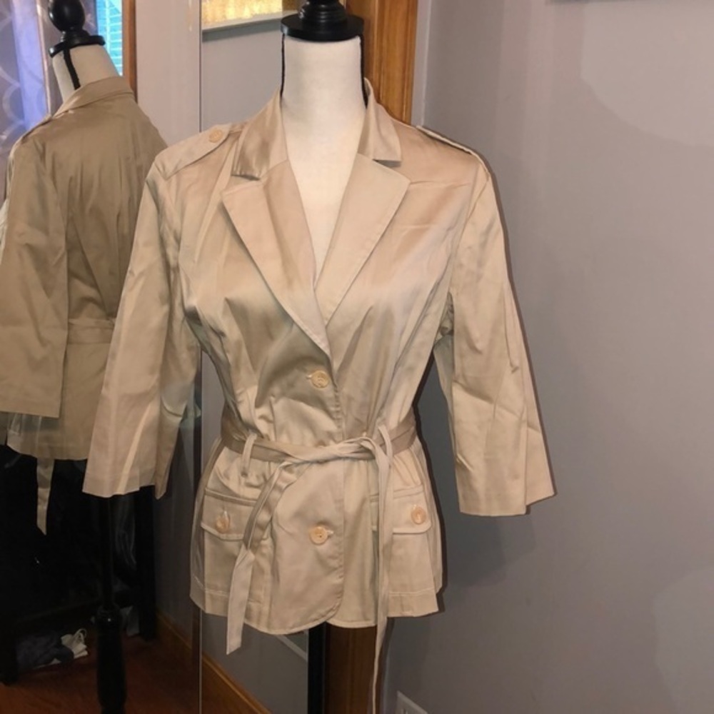 NWOT 3/4 bell‎ sleeve jacket